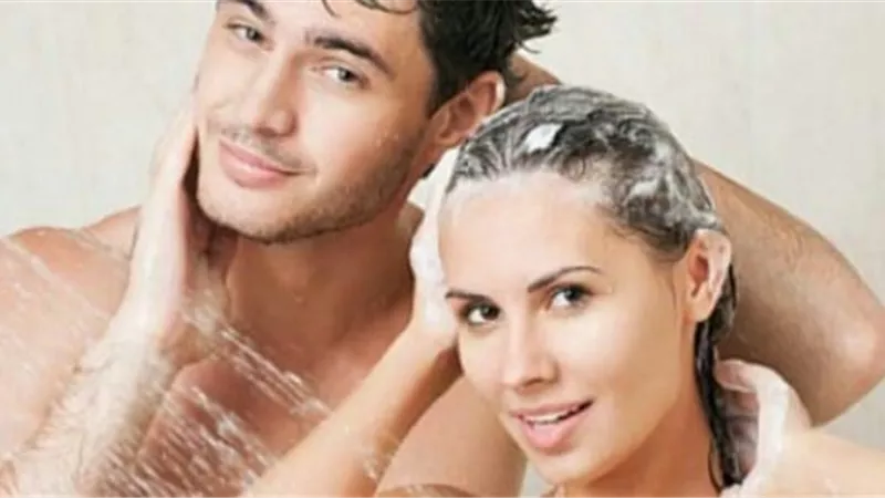 ماذا يحدث للرجل عند الاستحمام مع زوجته؟