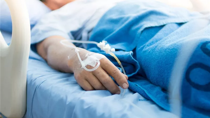 إصابة 27 شخصا بالتسمم بسبب بيتزا فاسدة في مطعم شهير بالمنوفية