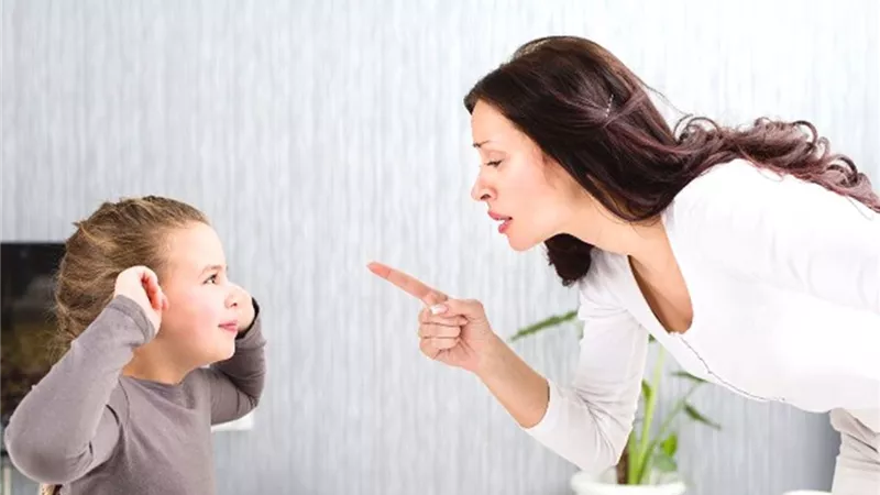 3 عادات خاطئة في تربية الأبناء أبرزها التفرغ لهم