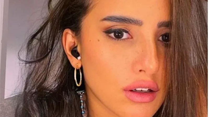 زينه تثير التساؤلات بمنشور غامض ومثير