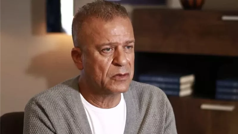 شريف منير يوجه رسالة غير متوقعة للصحفيين: «كنت قليل الذوق» (فيديو)