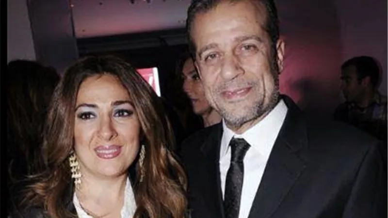 شريف منير يعلن طلاقه من زوجته لورا عماد