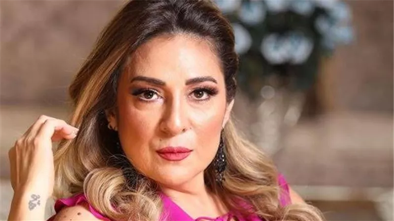 سر خلاف لورا عماد مع ابنتيها بعد انفصالها عن شريف منير