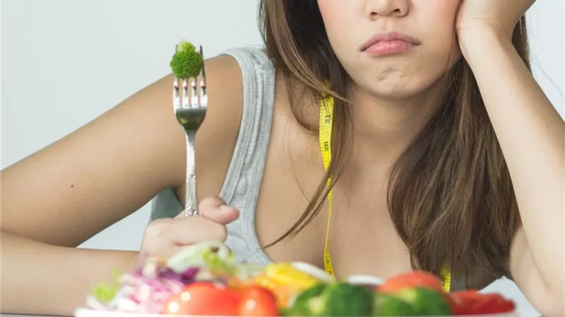 ماذا يحدث لجسمك لو تناولتي وجبة واحدة فقط يوميا؟