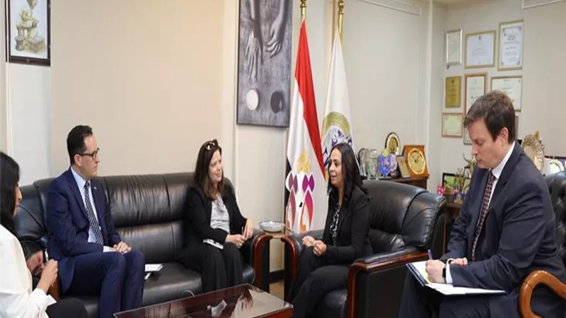 مايا مرسي: الجرائم الإلكترونية ضد النساء تؤثر على توليهن المناصب القيادية