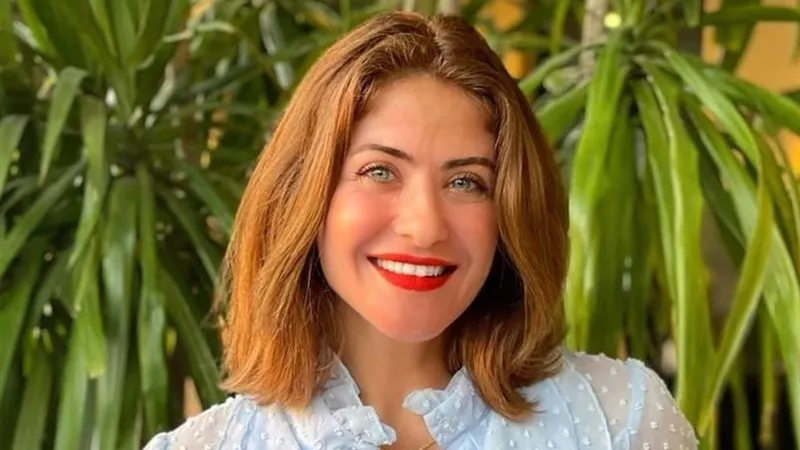 هيدي كرم تفتح النار على مهاجمي الفنانين بمواقع التواصل (فيديو)