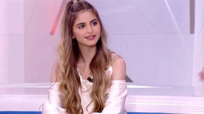 حلا الترك تكشف مفاجأة عن طبيعة علاقتها مع معتز هشام (فيديو)
