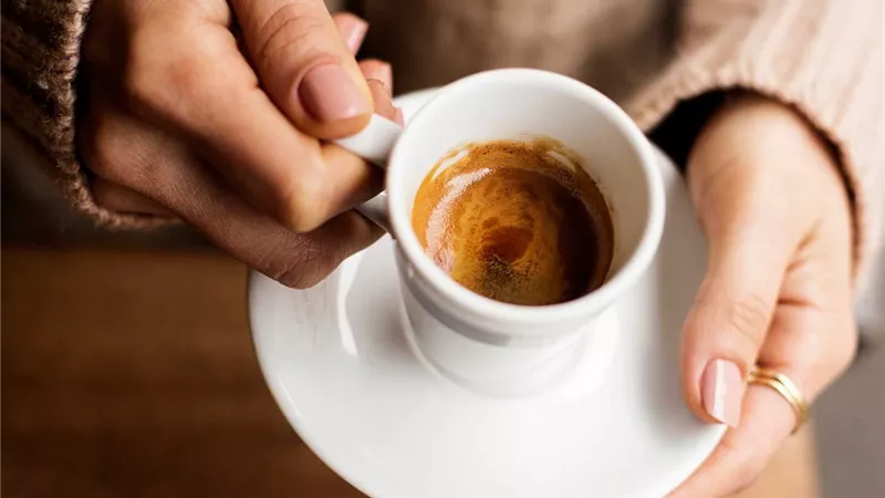 في اليوم العالمي للقهوة.. ماذا يحدث لجسمك عند تناولها يوميا؟