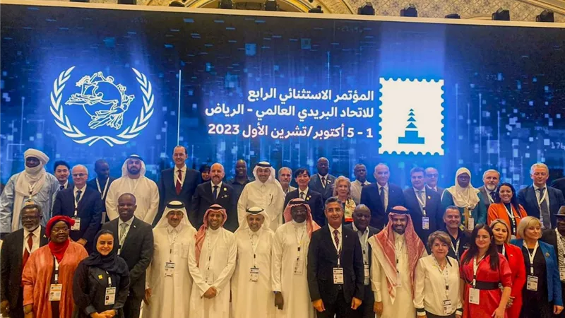 رئيس البريد المصري يوقع وثائق المؤتمر الاستثنائي الرابع للاتحاد البريدي العالمي