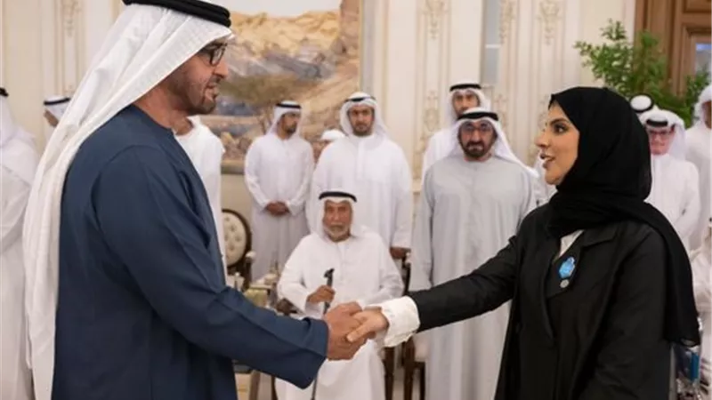 بمناسبة يوم المعلمين.. محمد بن زايد يلتقي وفدا من المعلمات للاحتفال بهن 