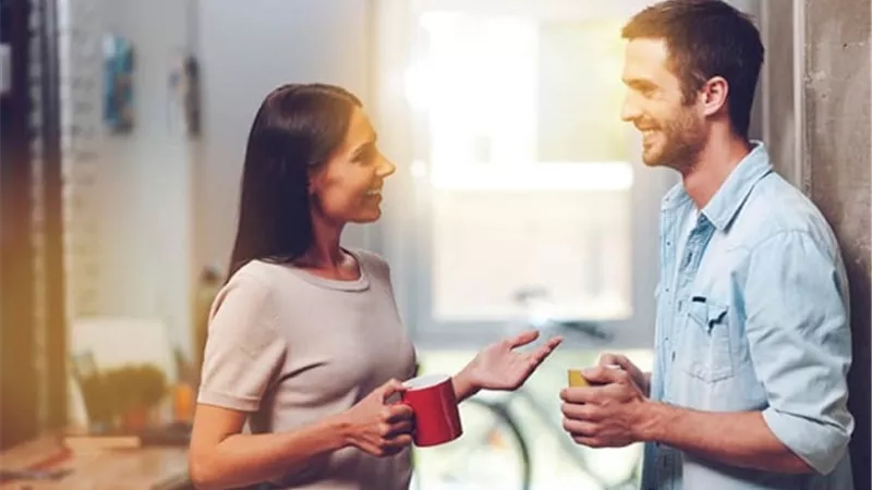 4 أسرار غريبة تجذب الرجل للمرأة.. أبرزها «البطن المستديرة»