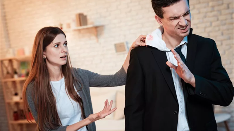 5 نصائح ذهبية للتعامل مع الزوج المدمن «طمنيه»