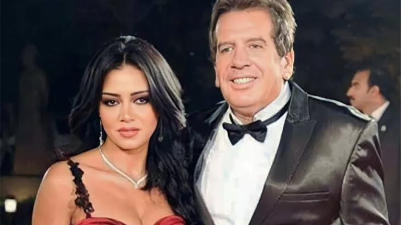 محمد مختار عن رانيا يوسف: ليست نجمة صف أول وتحرض ابنتي ضدي 