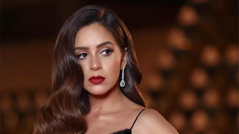 جميلة عوض تساند عمها بعد إصابته بالسرطان (صور)