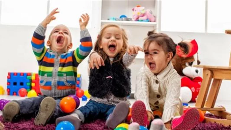 3 حيل ليعتاد طفلك على الذهاب إلى الحضانة