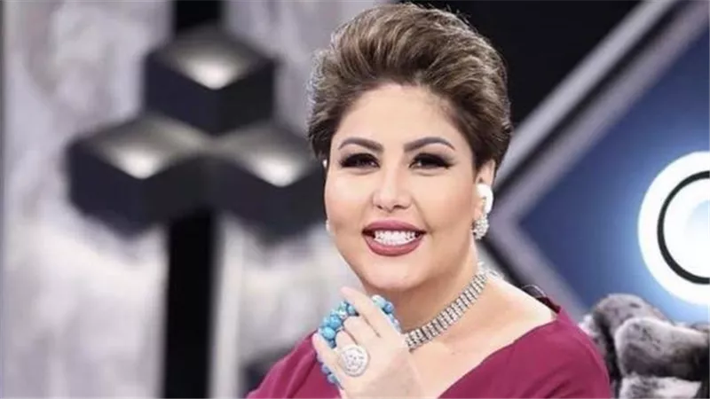 فجر السعيد تسخر من محمد منير والجمهور يفتح النار (فيديو)
