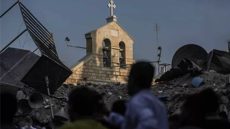 جيش الاحتلال الإسرائيلي يعترف بقصف كنيسة القديس برفيريوس في غزة