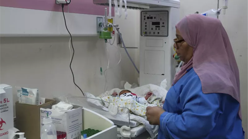 أطفال غزة في خطر بعد الإعلان عن نفاد الوقود بجميع المستشفيات