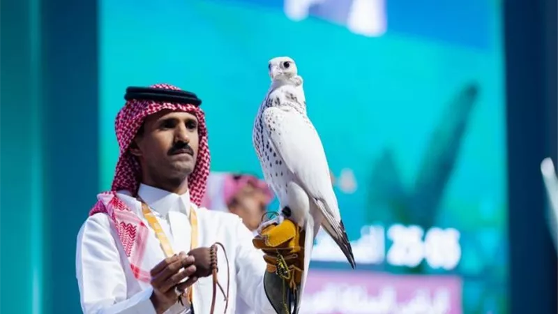 رقم قياسي لمبيعات مزاد نادي الصقور السعودي (صور)