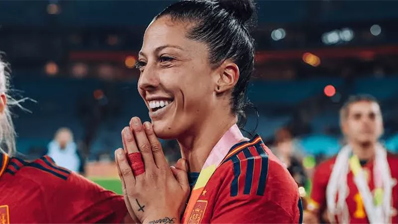  جيني هيرموسو تعود لتدريبات منتخب إسبانيا بعد أزمة «بوسة» رئيس الاتحاد