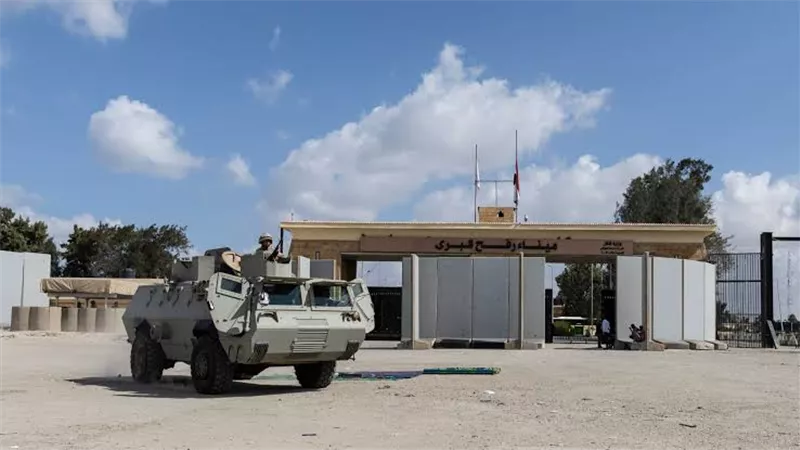 نجوم الفن يعربون عن سعادتهم بفتح معبر رفح: «مصر فرضت إرادتها» (صور)