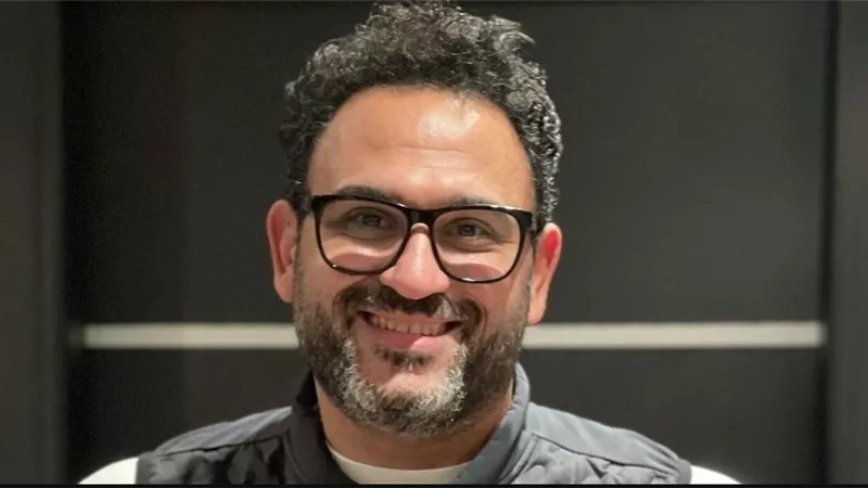 أكرم حسني بطل مسرحية جديدة في الرياض بعد اعتذار محمد سلام