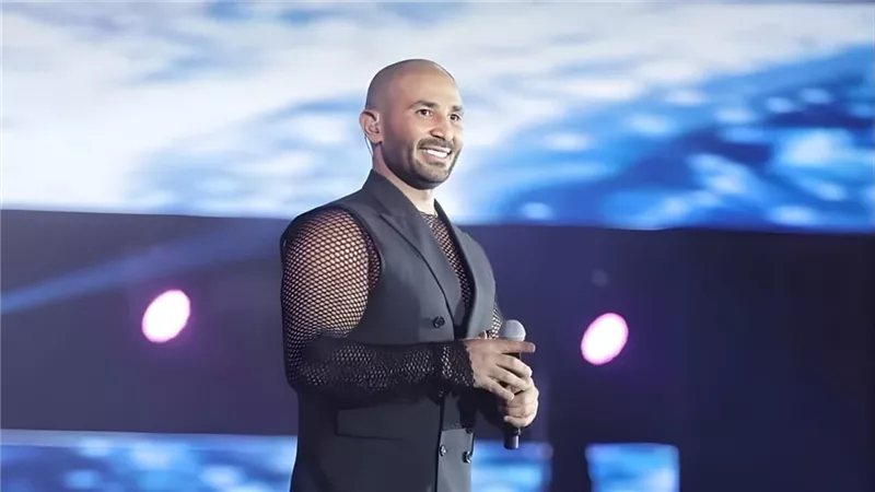 أحمد سعد يظهر مع ابنته للمرة الأولى بعد طلاقه من علياء فهمي (صور)