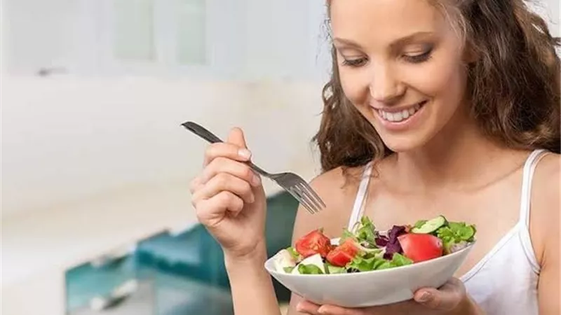 4 أطعمة لتحسين المزاج ومكافحة القلق والاكتئاب