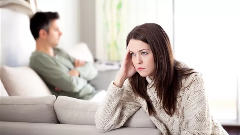 كيف يؤثر الكذب على العلاقة الزوجية؟