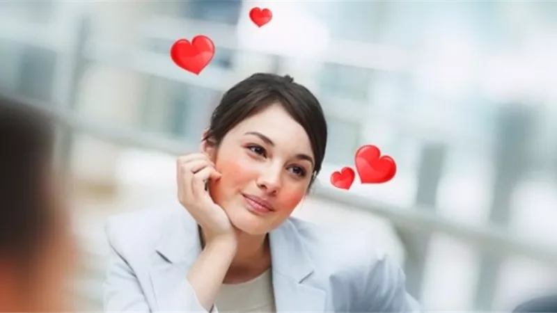5 علامات تكشف وقوع الفتاة في الحب 