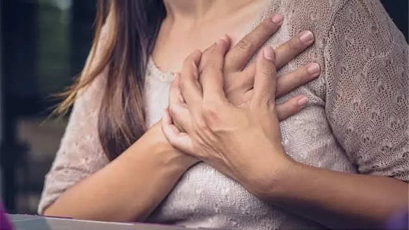 6 أطعمة تحمي من الذبحة الصدرية أبرزها «المكسرات»