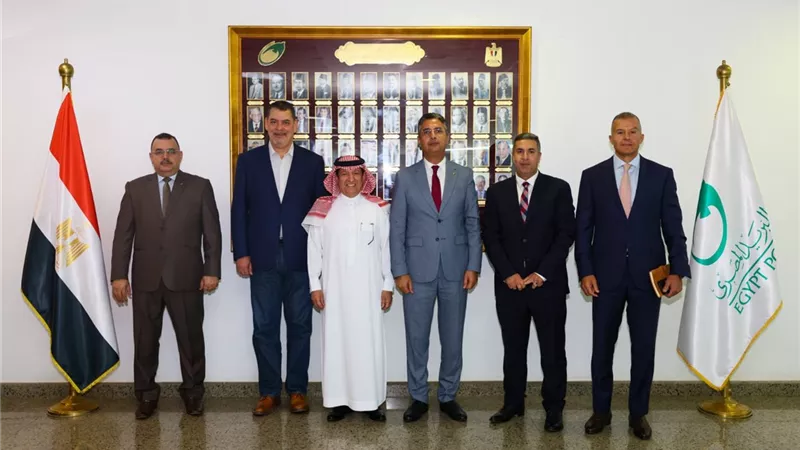 رئيس البريد يستقبل الرئيس التنفيذي لشركة ناقل إكسبرس السعودية