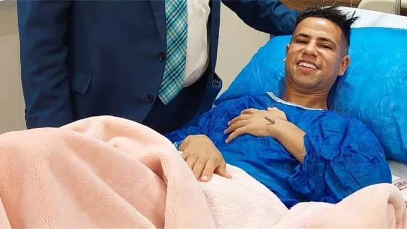 تطورات إصابة رضا سليم ومدة غيابه بعد العملية الجراحية في عظمة الترقوة (صور)