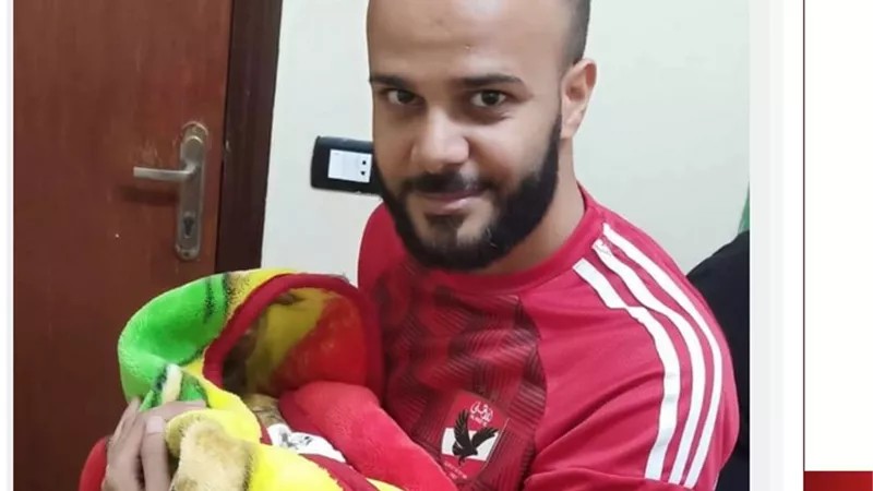 مصري يطلق على مولودته اسم فلسطين دعمًا لها (فيديو)