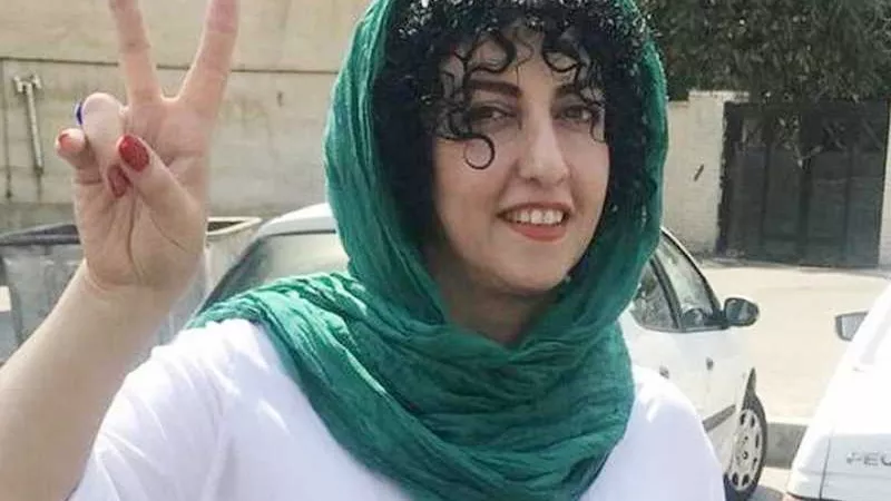 في السجن| الإيرانية نرجس المحمدي تعلن إضرابها عن الطعام