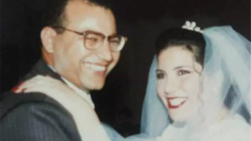 زوجة بيومي فؤاد تفتح النار على الجميع.. أماني سويدان: «أراجوز كلب الفلوس»