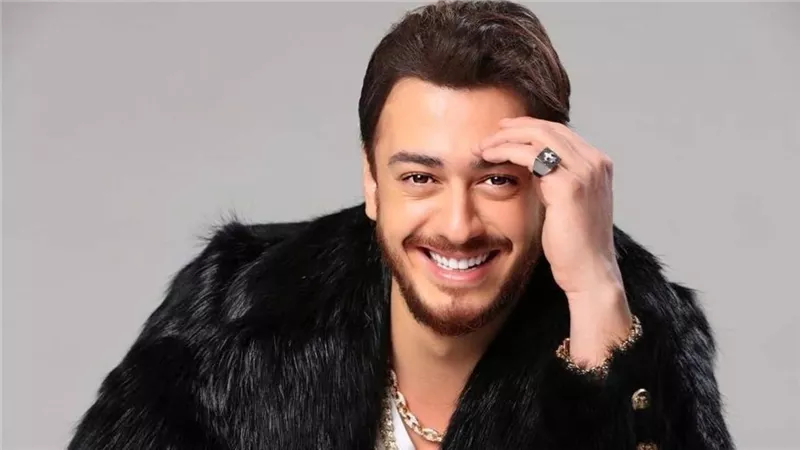 سعد لمجرد يثير الجدل بعد ظهوره بطلاء الأظافر