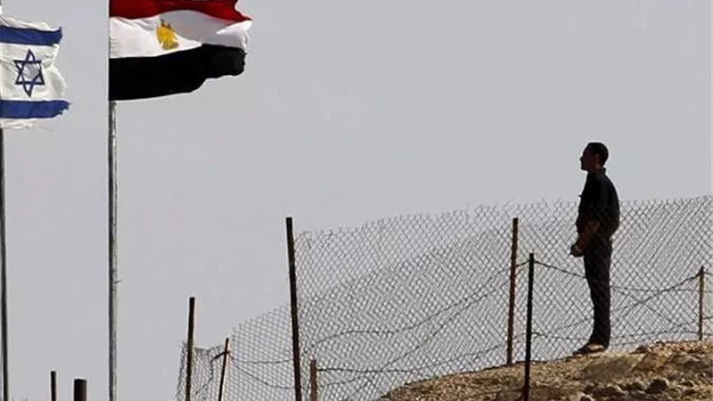 أول رد من المتحدث العسكري بعد إصابة برج مراقبة مصري بقذيفة إسرائيلية