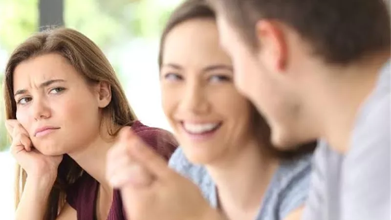 كيف اتعامل مع أخت زوجي الحرباية؟ «ابعدي عن الدراما كوين» 