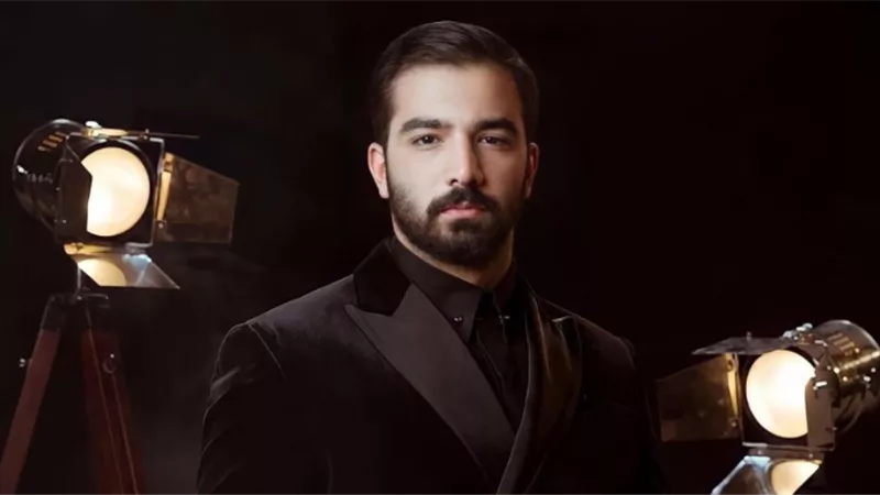 حازم إيهاب يحتفل بعيد زواجه بإطلالة تدهش جمهوره «شاهدي»