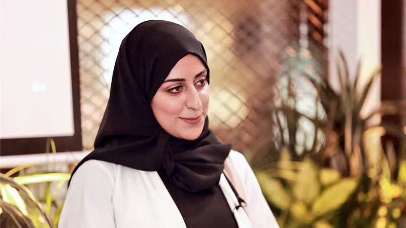إيمان اليوسف | أول كاتبة إماراتية تقدم فيلمًا نسائيًا قصيرًا