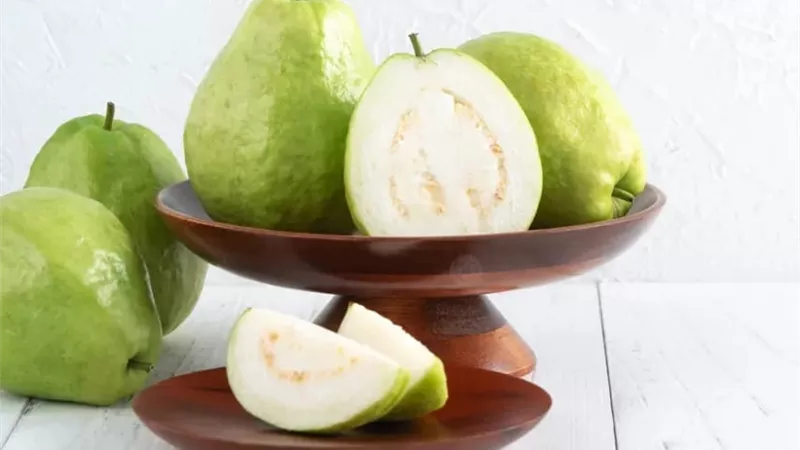 4 أضرار لتناول الجوافة قبل النوم (إنفوجراف)