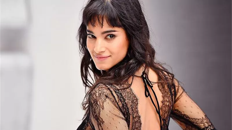 من هي صوفيا بوتلة الجزائرية الفرنسية بطلة أفلام الخيال العلمي؟ (صور)