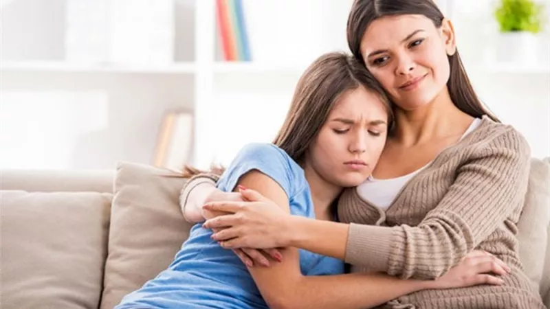 6 نصائح للتعامل المثمر مع ابنتك المراهقة.. امنحيها الثقة