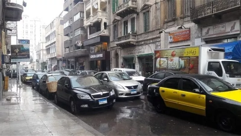 طقس الاسكندرية يعطل الدراسة وأمطار غزيرة ورياح وأتربة في هذه المحافظات (فيديو)