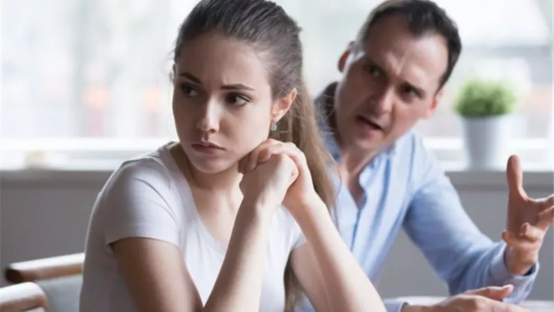  5 نصائح ذهبية للتعامل مع الزوجة العنيدة