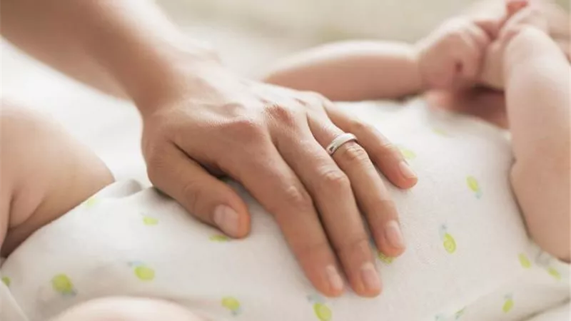علاج ألم المعدة عند الأطفال في 5 خطوات