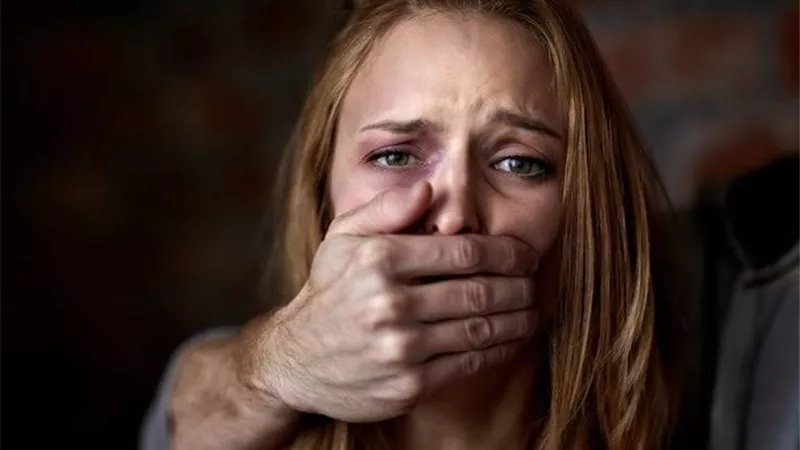 اليوم العالمي لمناهضة العنف ضد المرأة.. 24% من المراهقات معنفات