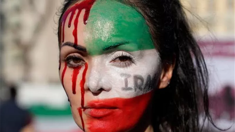 أغرب عادات الزفاف لدى المرأة الإيرانية «بال بورون وحنا بندان» 