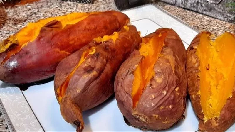 طريقة شوي البطاطا في المنزل بدون فرن 